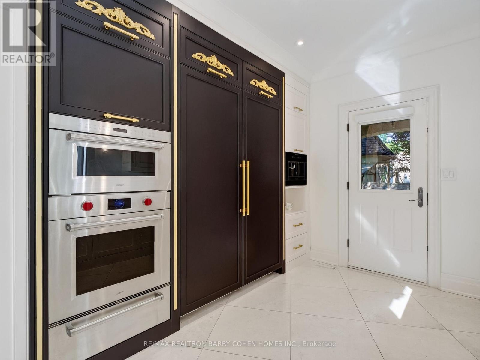 25 TUDOR GATE - 12