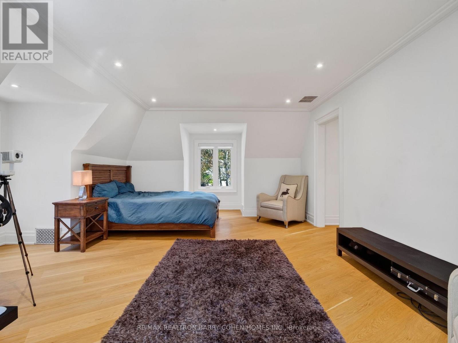 Photo 20 of 25 Tudor Gate, Toronto (Bridle Path-Sunnybrook-York Mills)
