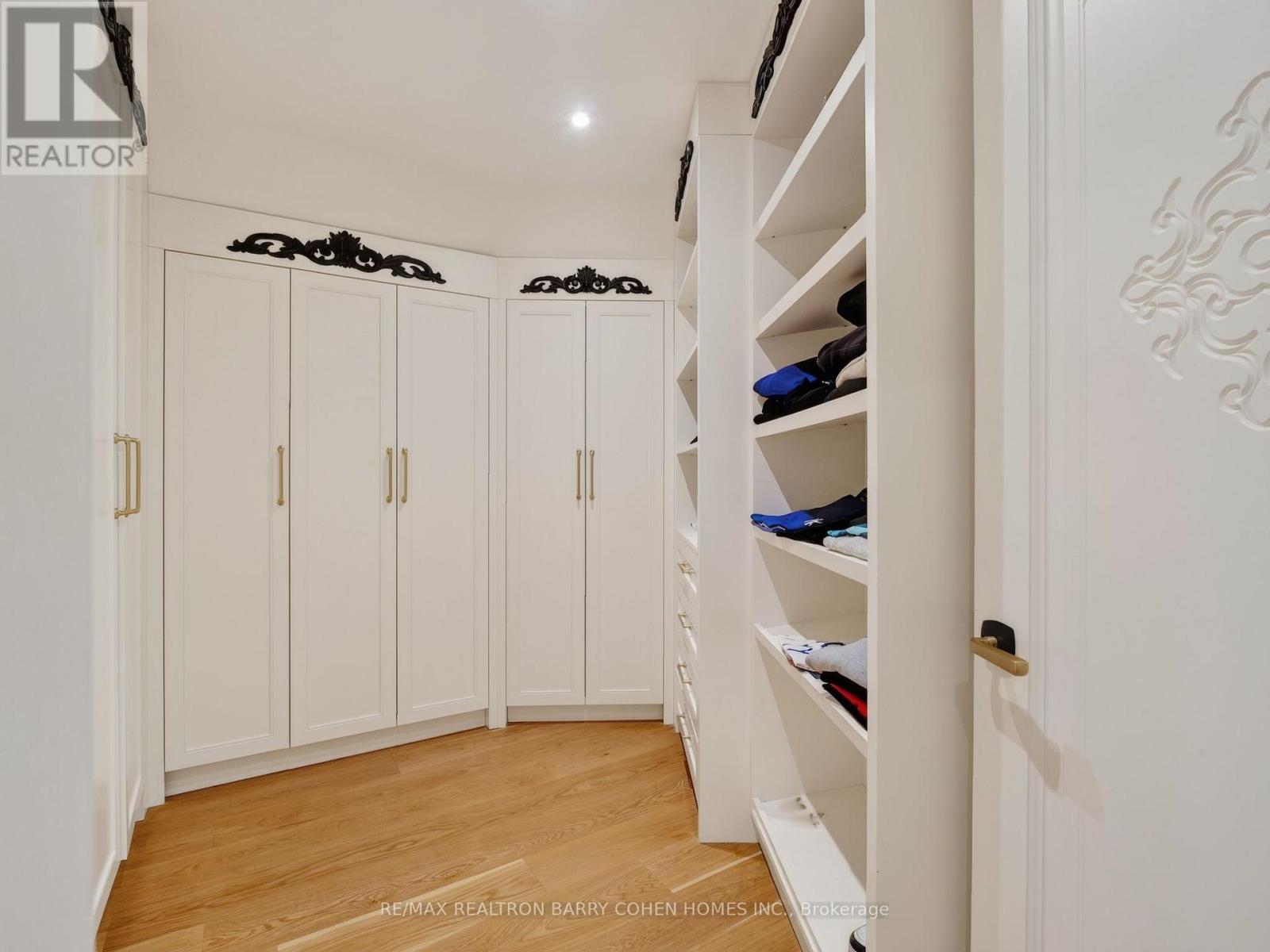 Photo 21 of 25 Tudor Gate, Toronto (Bridle Path-Sunnybrook-York Mills)