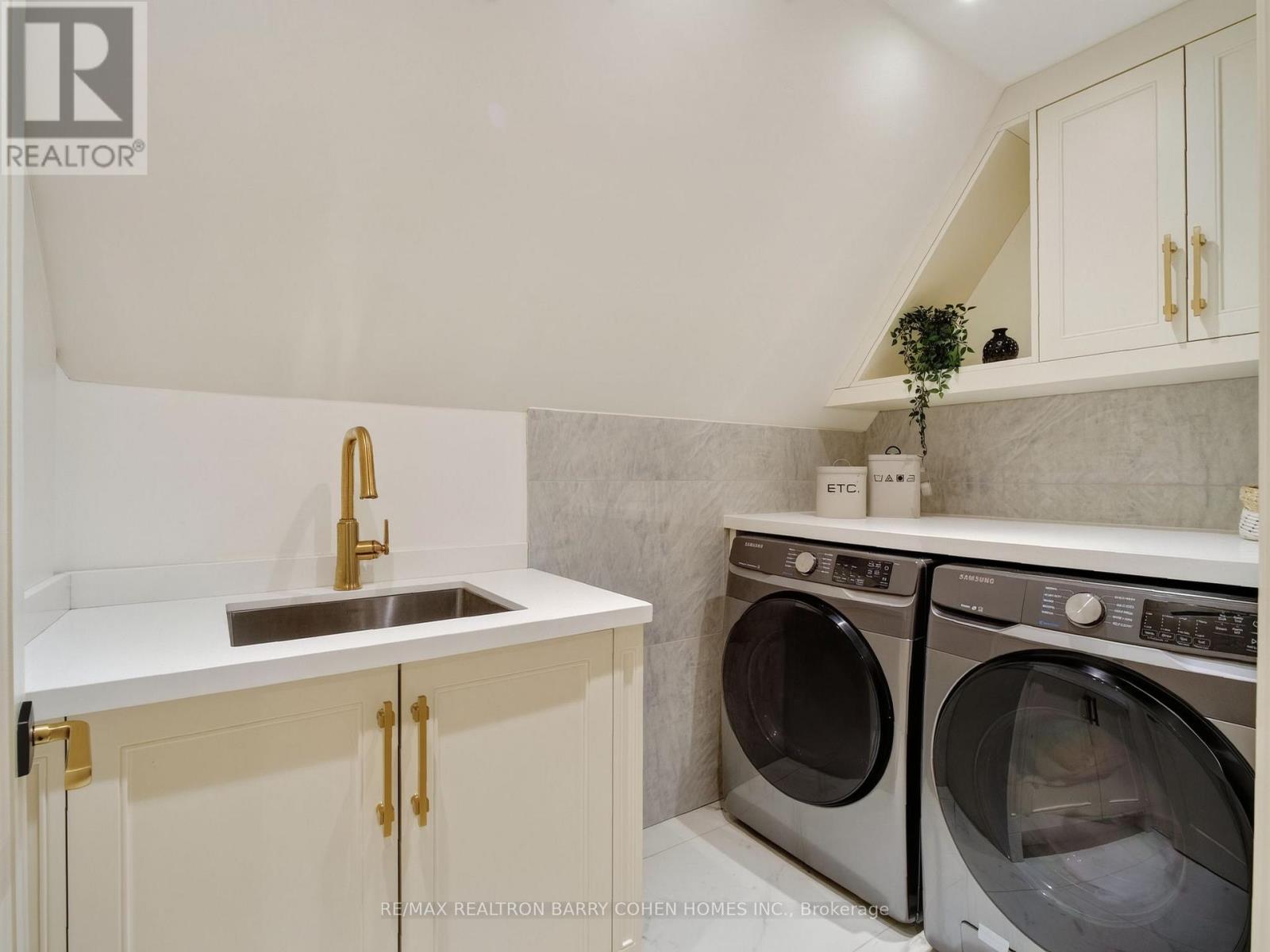 Photo 34 of 25 Tudor Gate, Toronto (Bridle Path-Sunnybrook-York Mills)