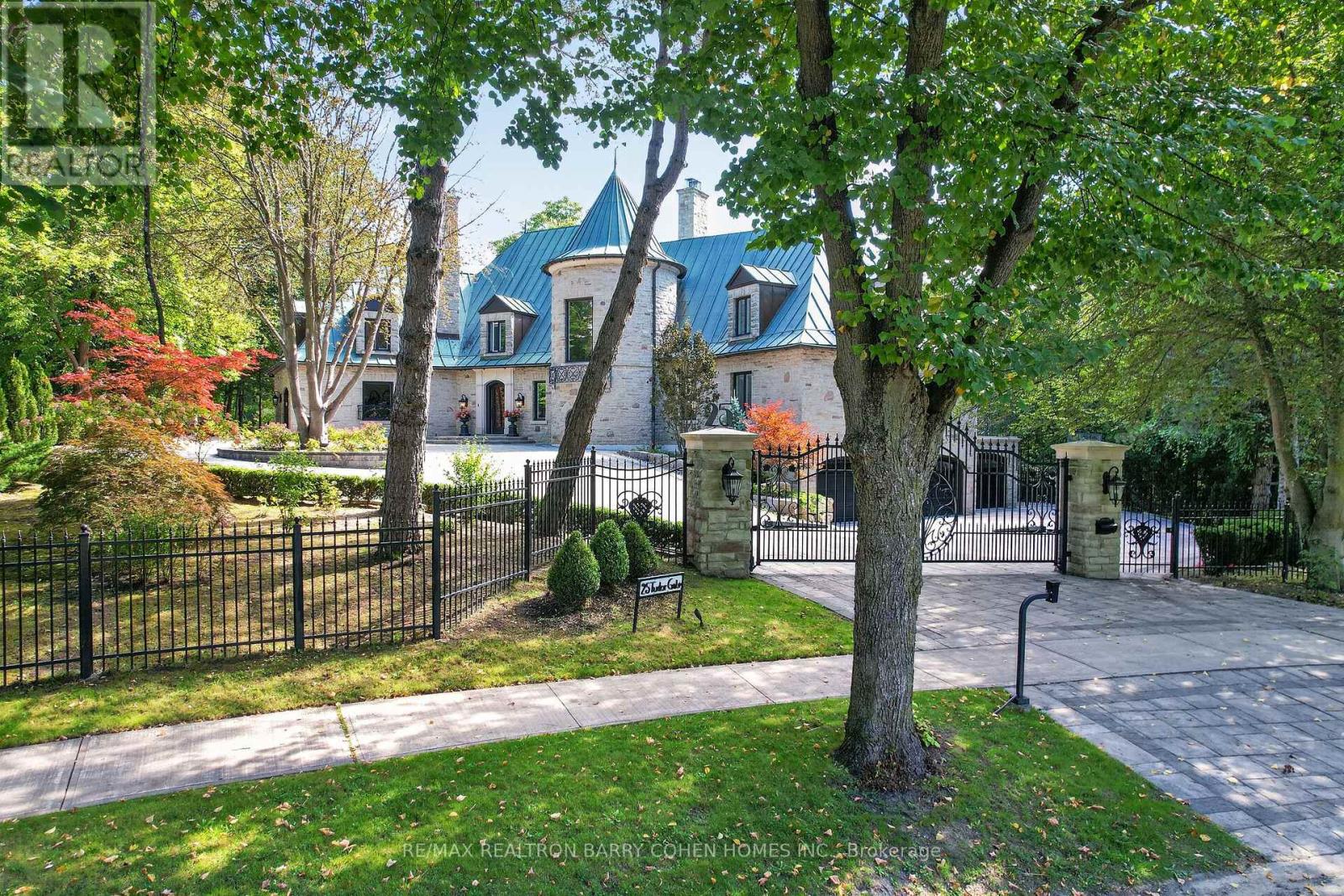 Photo 4 of 25 Tudor Gate, Toronto (Bridle Path-Sunnybrook-York Mills)