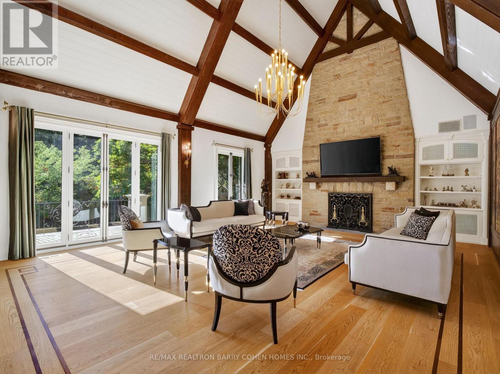 Photo 6 of 25 Tudor Gate, Toronto (Bridle Path-Sunnybrook-York Mills)