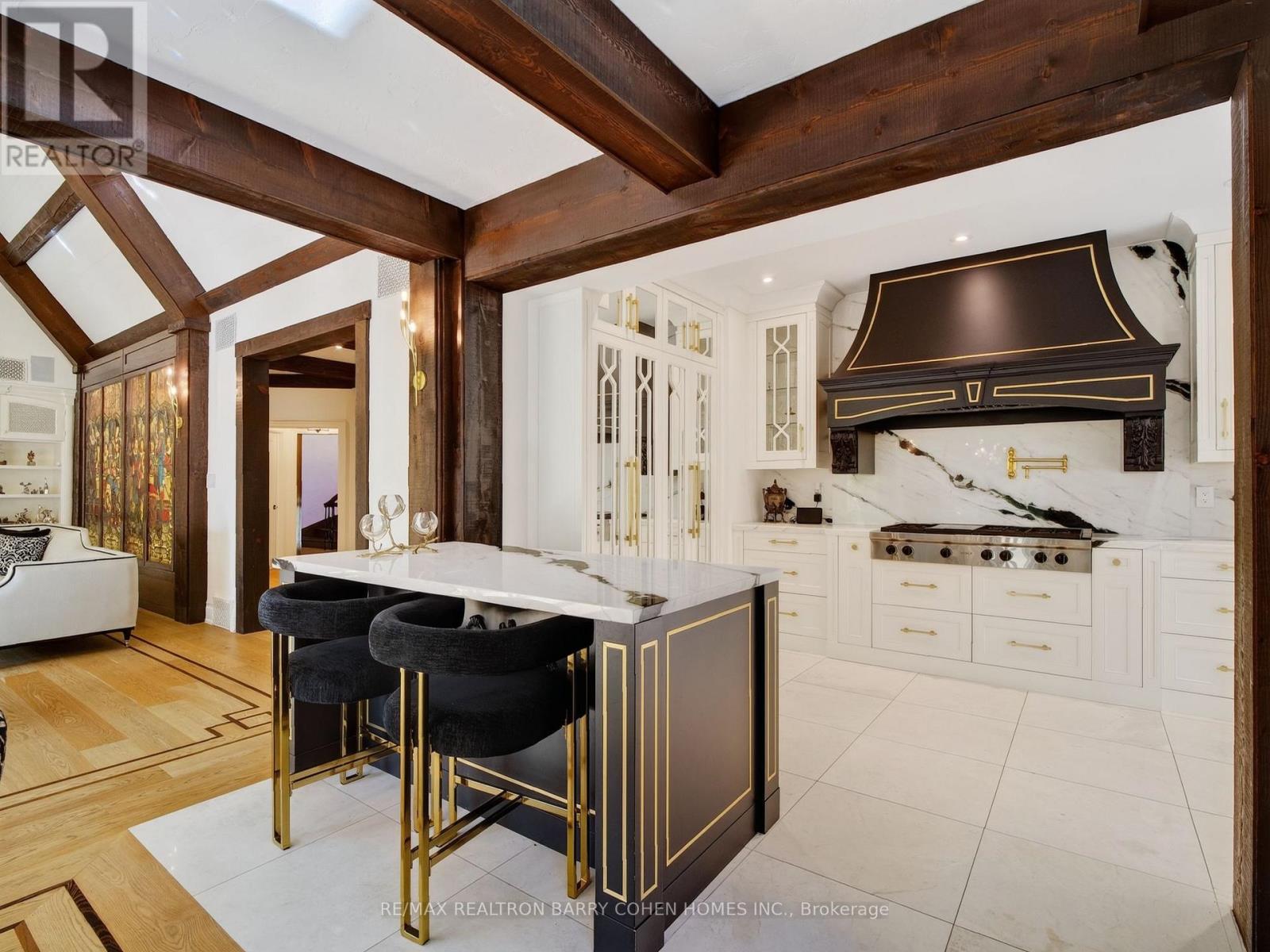 Photo 9 of 25 Tudor Gate, Toronto (Bridle Path-Sunnybrook-York Mills)