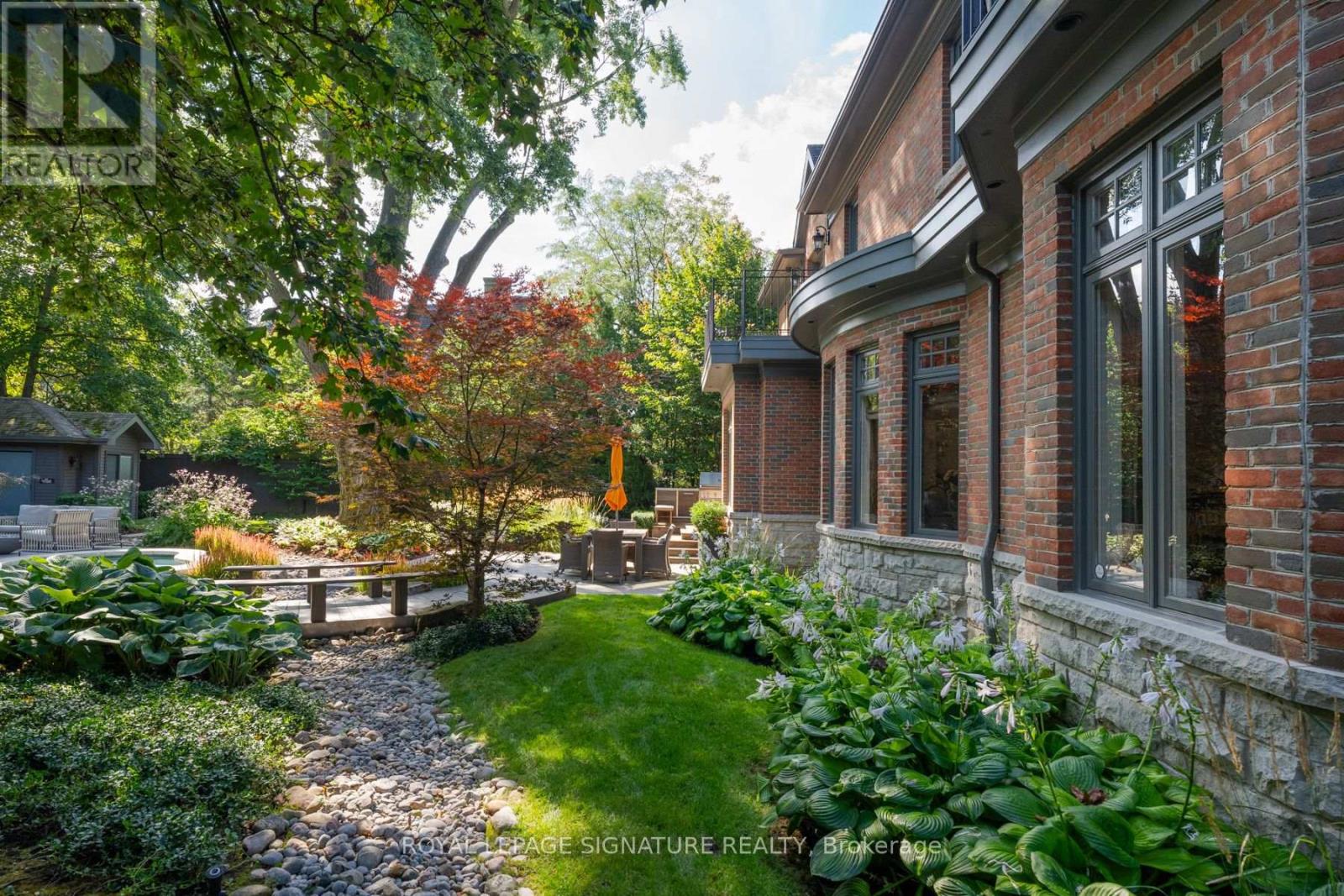 Photo 38 of 1 Oakley Place, Toronto (St. Andrew-Windfields)