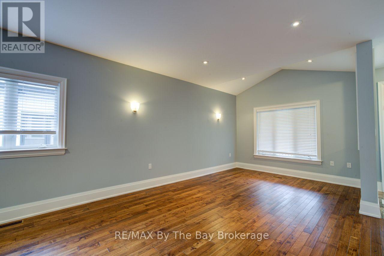 12 51 STREET S - 10