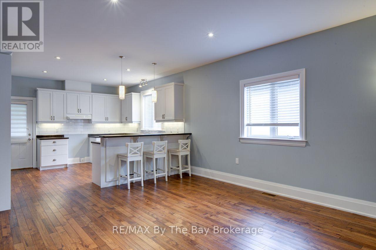 12 51 STREET S - 16