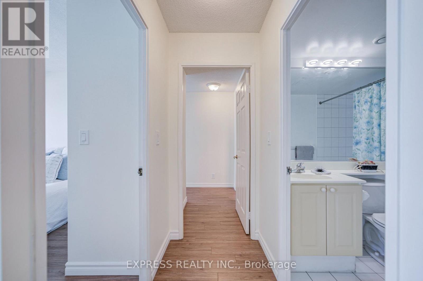 1111- 18 Lee Centre Drive, Toronto, ON photo 25