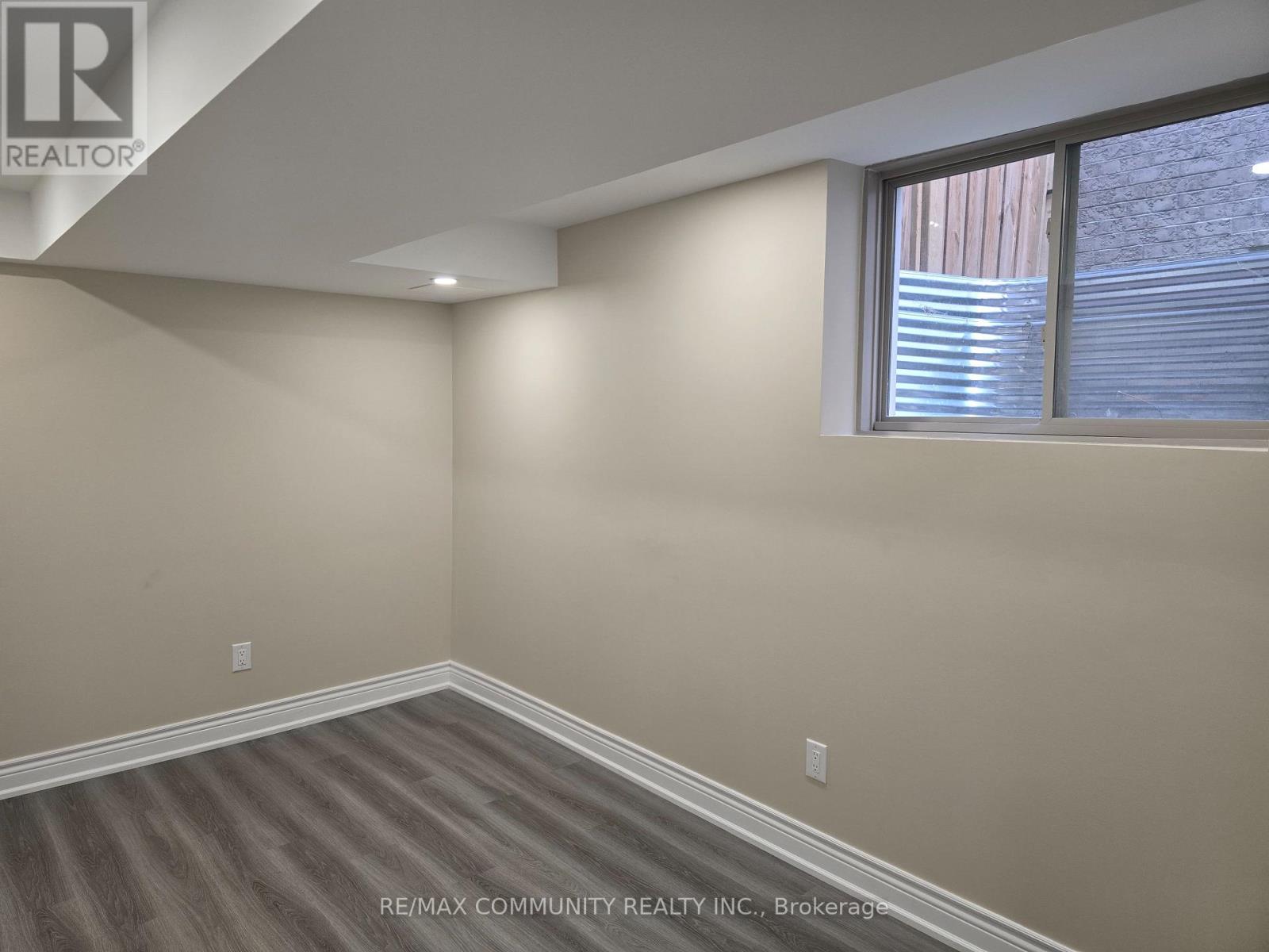8 Hassard-Short Lane, Ajax, ON photo 5