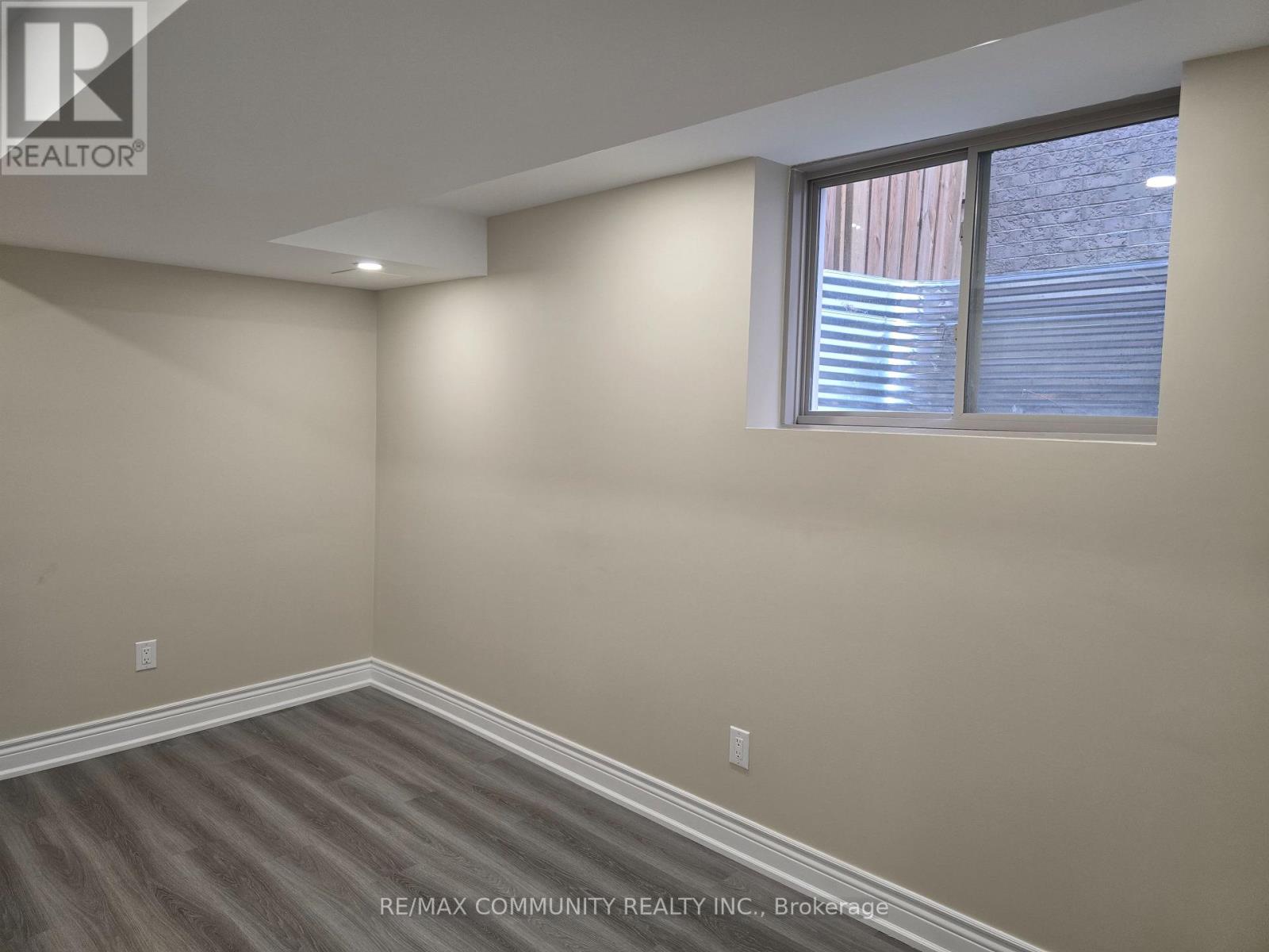 8 Hassard-Short Lane, Ajax, ON photo 7