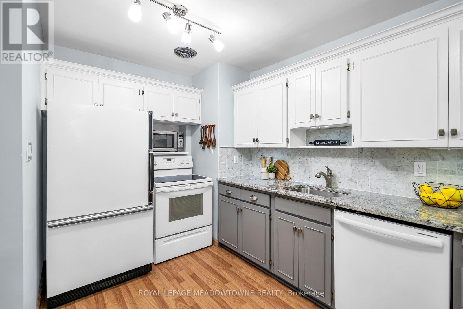 48 Garside Avenue, Whitby, ON photo 11