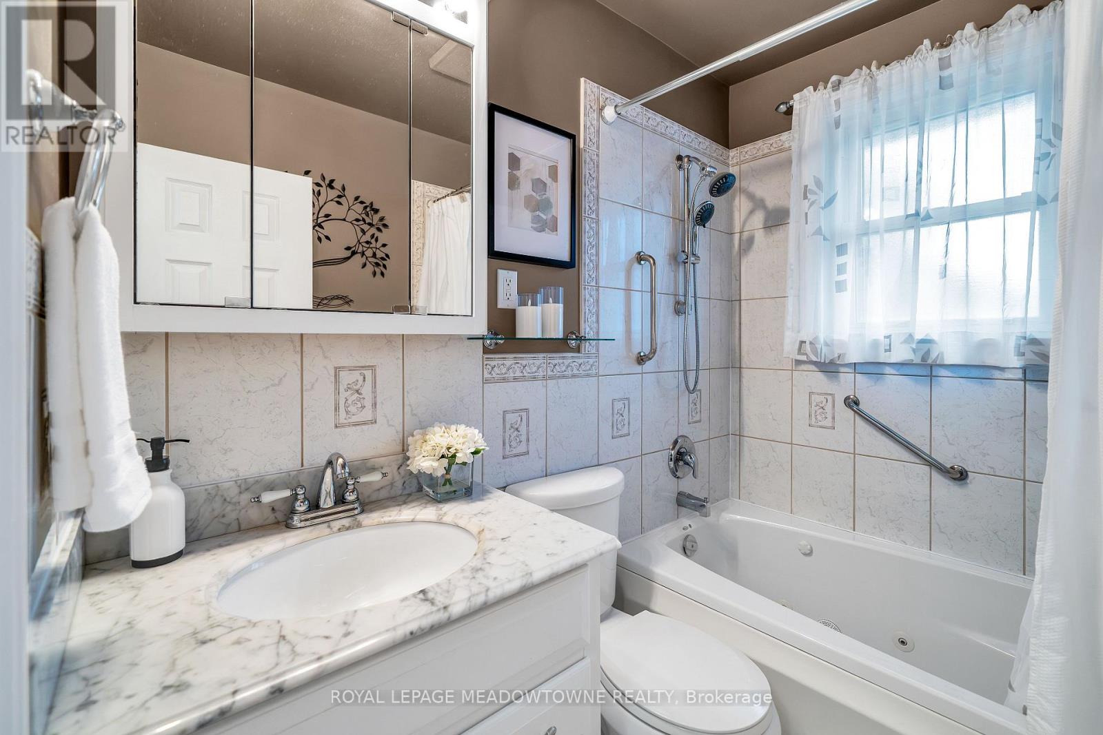 48 GARSIDE AVENUE - 26