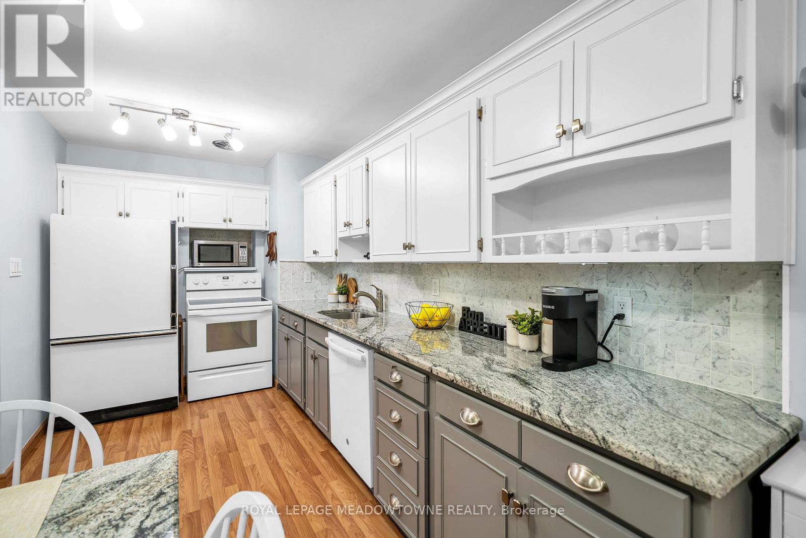 48 Garside Avenue, Whitby, ON photo 9
