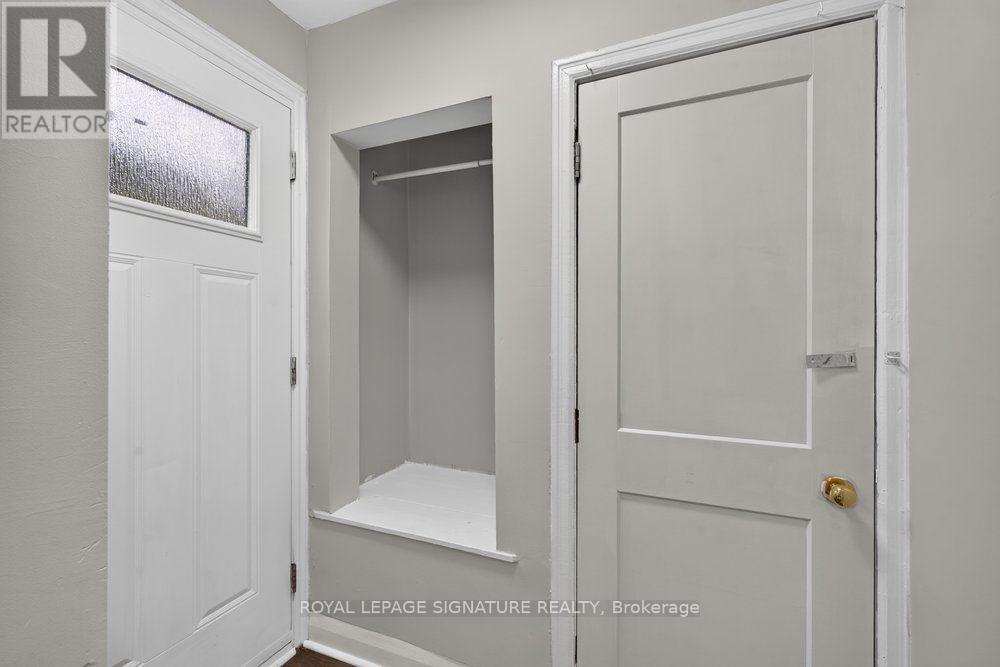39 RHYDWEN AVENUE - 21