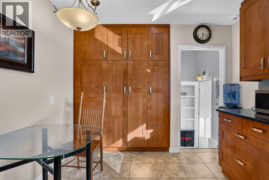 4539 26 Avenue SW - 10