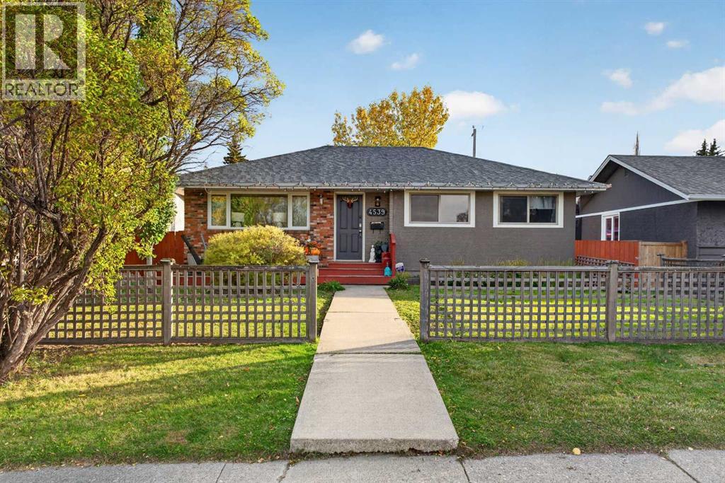 4539 26 Avenue SW - 2