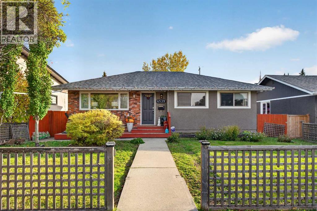 4539 26 Avenue SW - 39