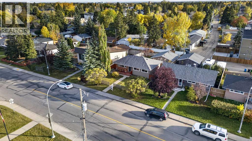 4539 26 Avenue SW - 43