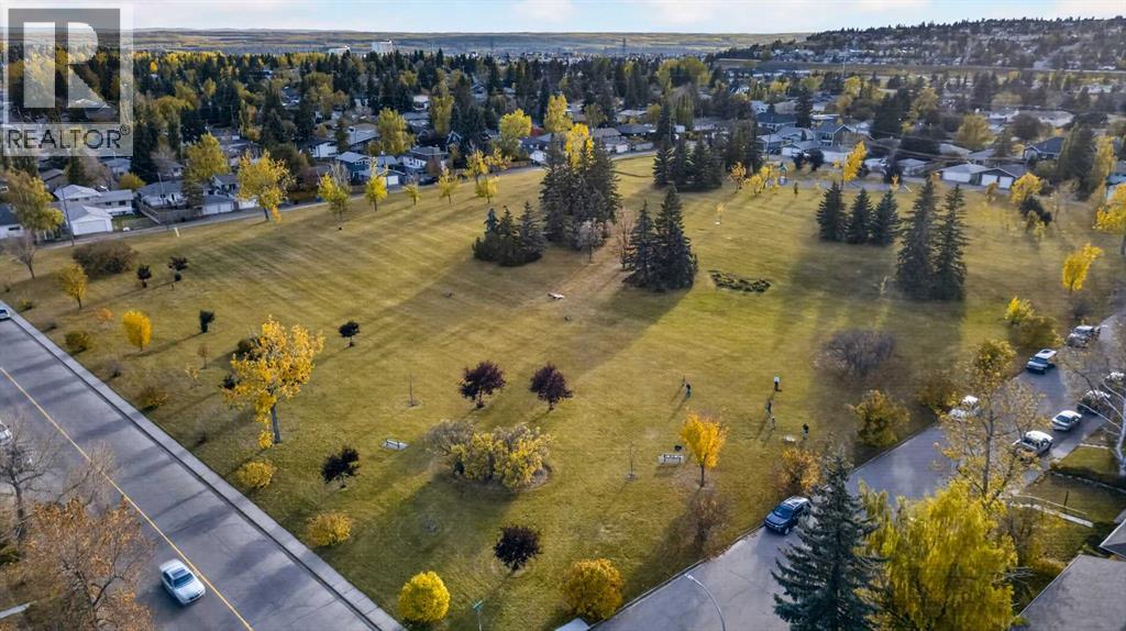 4539 26 Avenue SW - 47