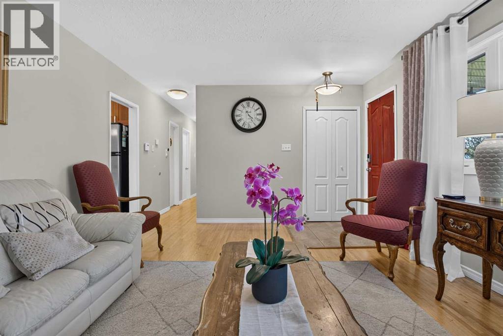 4539 26 Avenue SW - 7