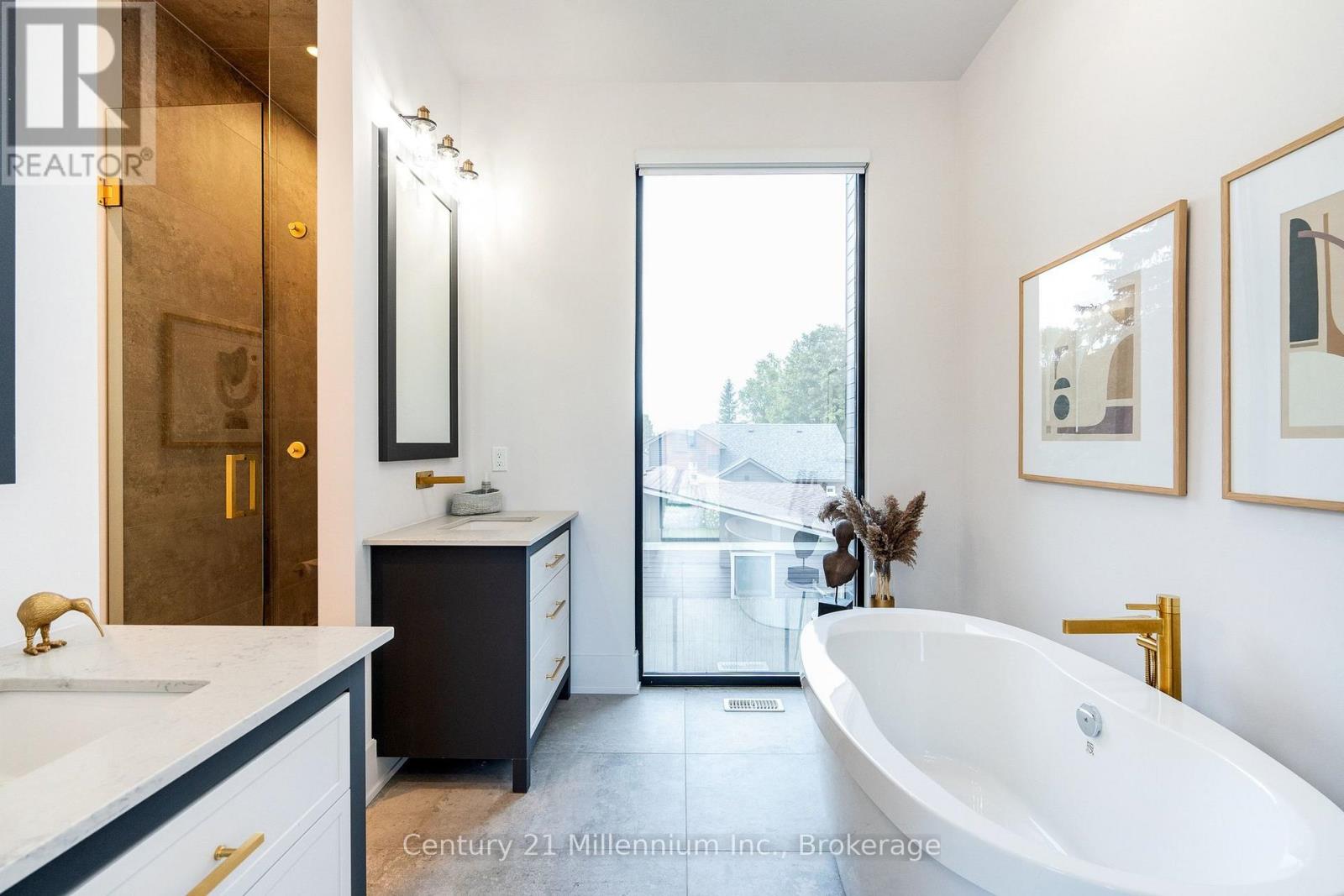 41 ALICE STREET W - 32