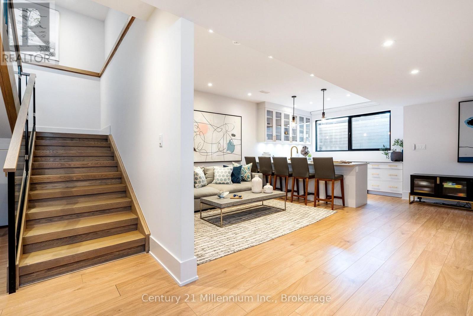 41 ALICE STREET W - 34