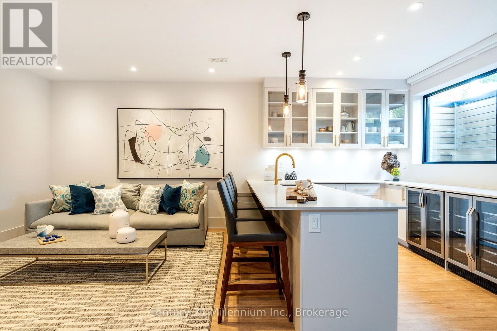 41 ALICE STREET W - 36