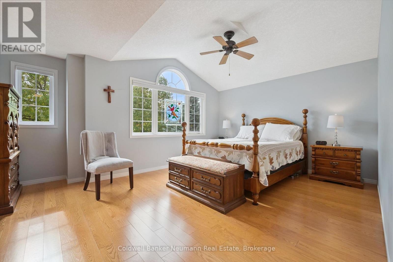 #20 941 GORDON STREET - 12