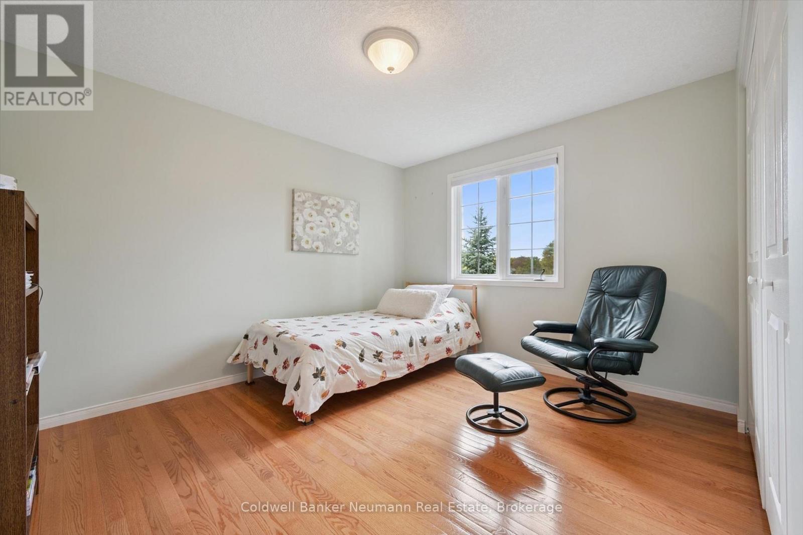 #20 941 GORDON STREET - 14