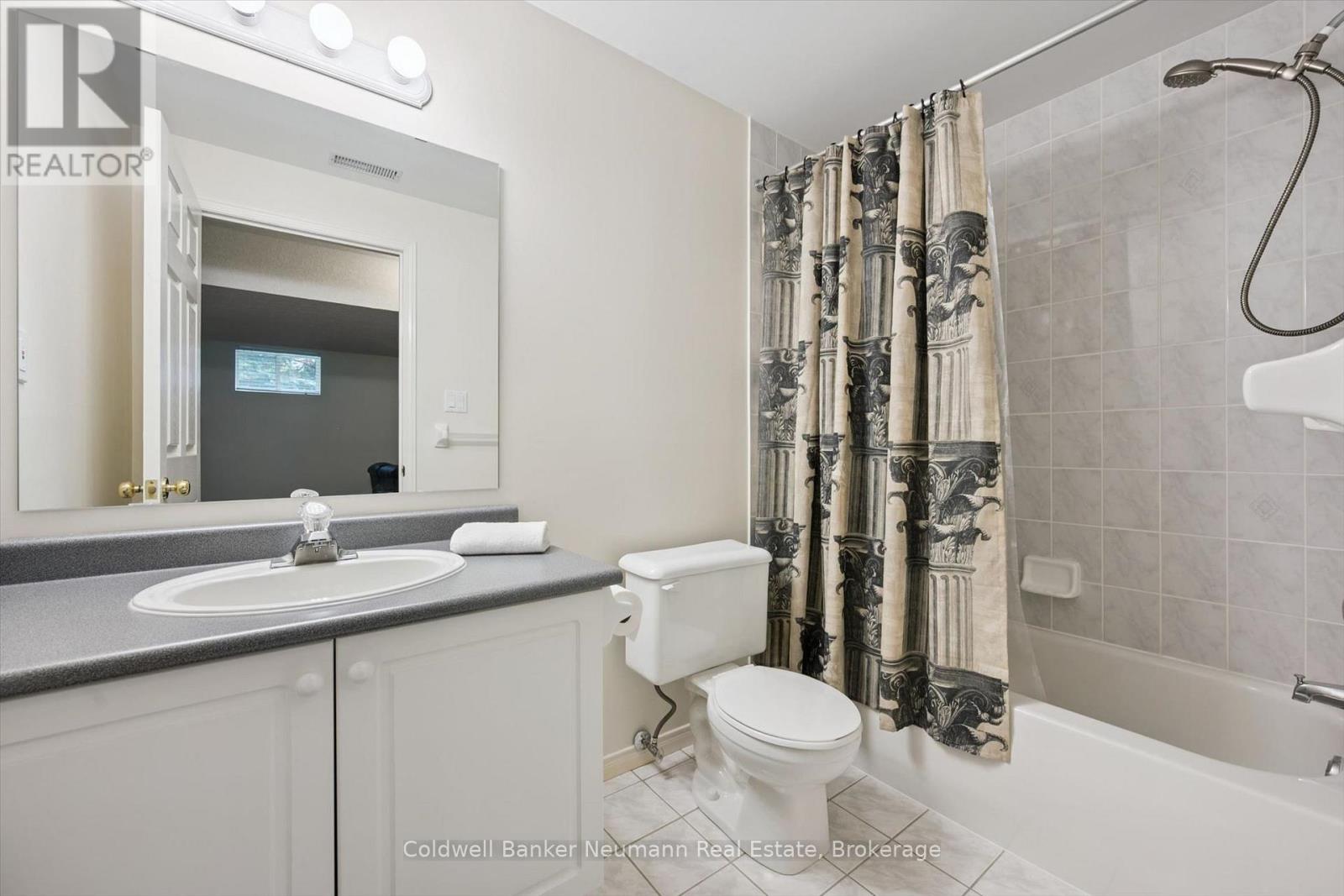 #20 941 GORDON STREET - Image 17