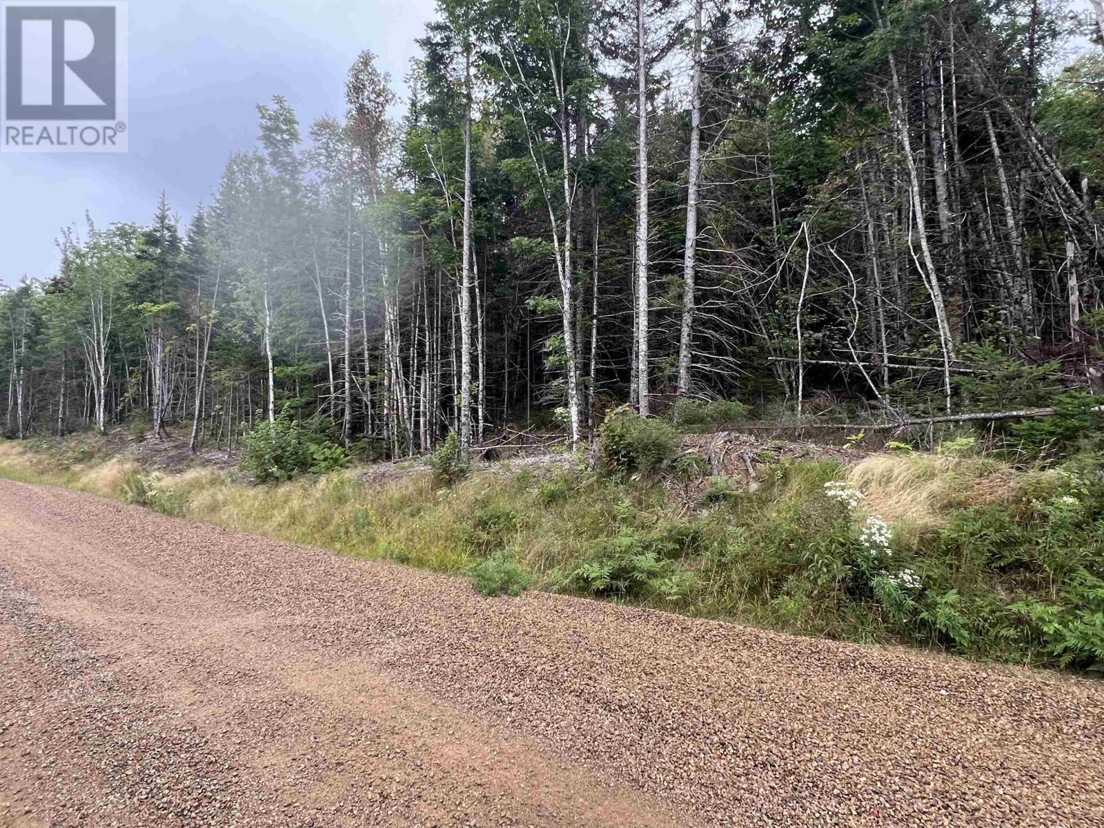 Property 7 of 11 of Lochiel Lake Road