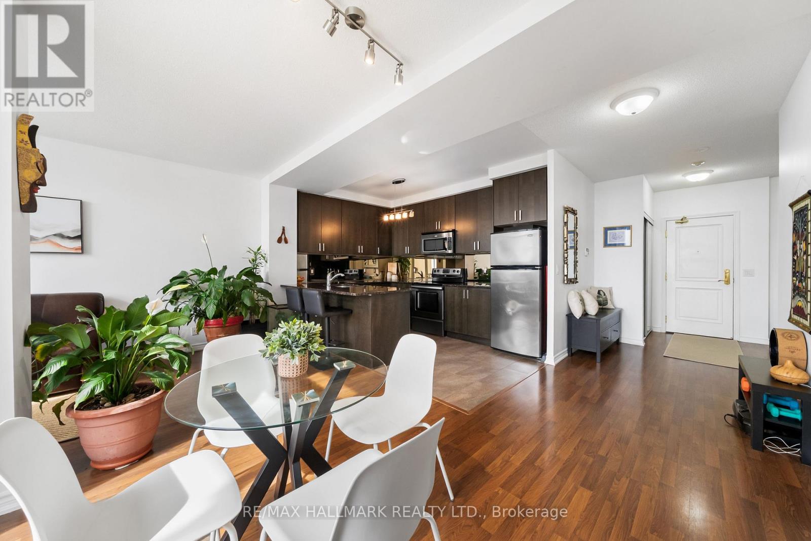 Photo 11 of 1609 - 9235 Jane Street, Vaughan (Maple)