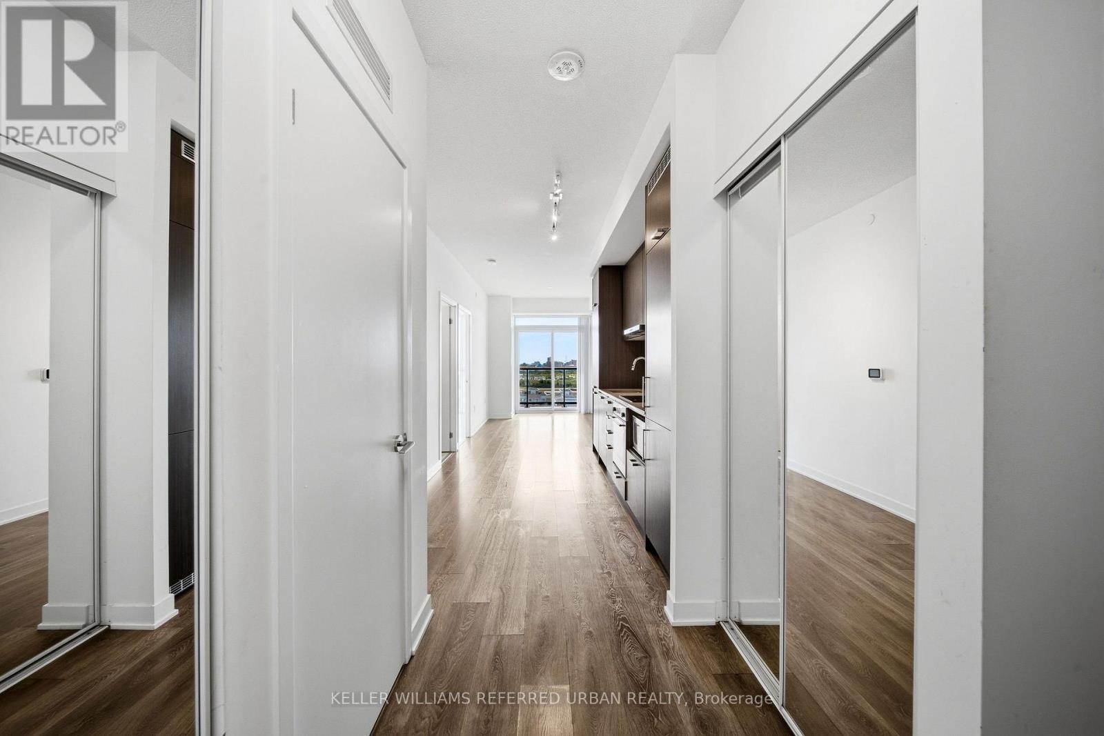 706- 38 Honeycrisp Crescent, Vaughan, ON photo 4