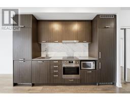 706 - 38 Honeycrisp Crescent, Vaughan, ON L4K0M8 Photo 9