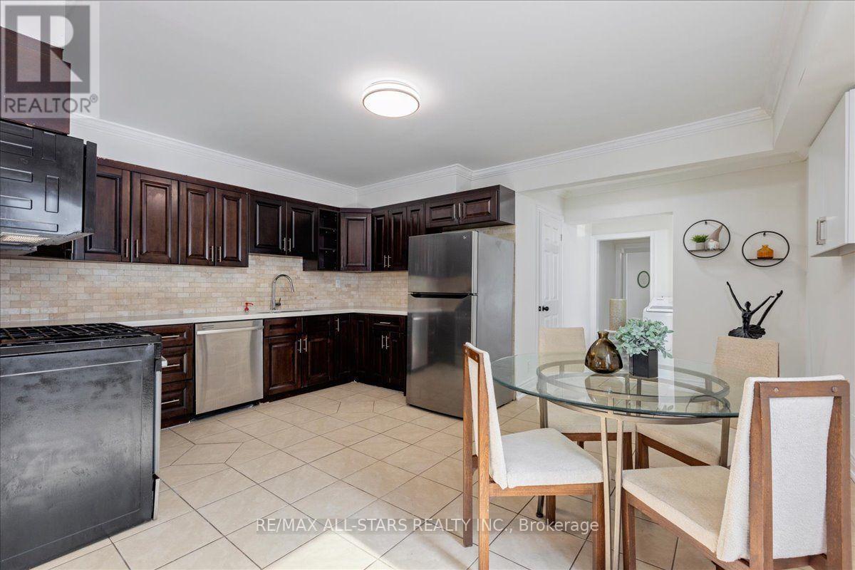 369 LAKE DRIVE - 11