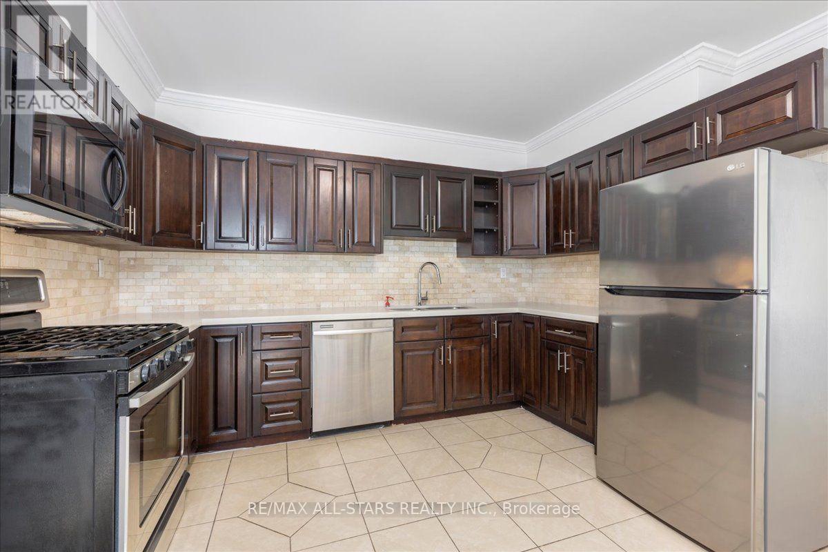 369 LAKE DRIVE - 12