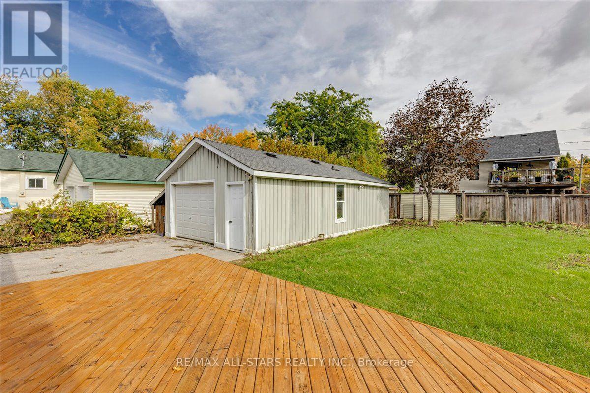 369 Lake Drive, Georgina, ON photo 3