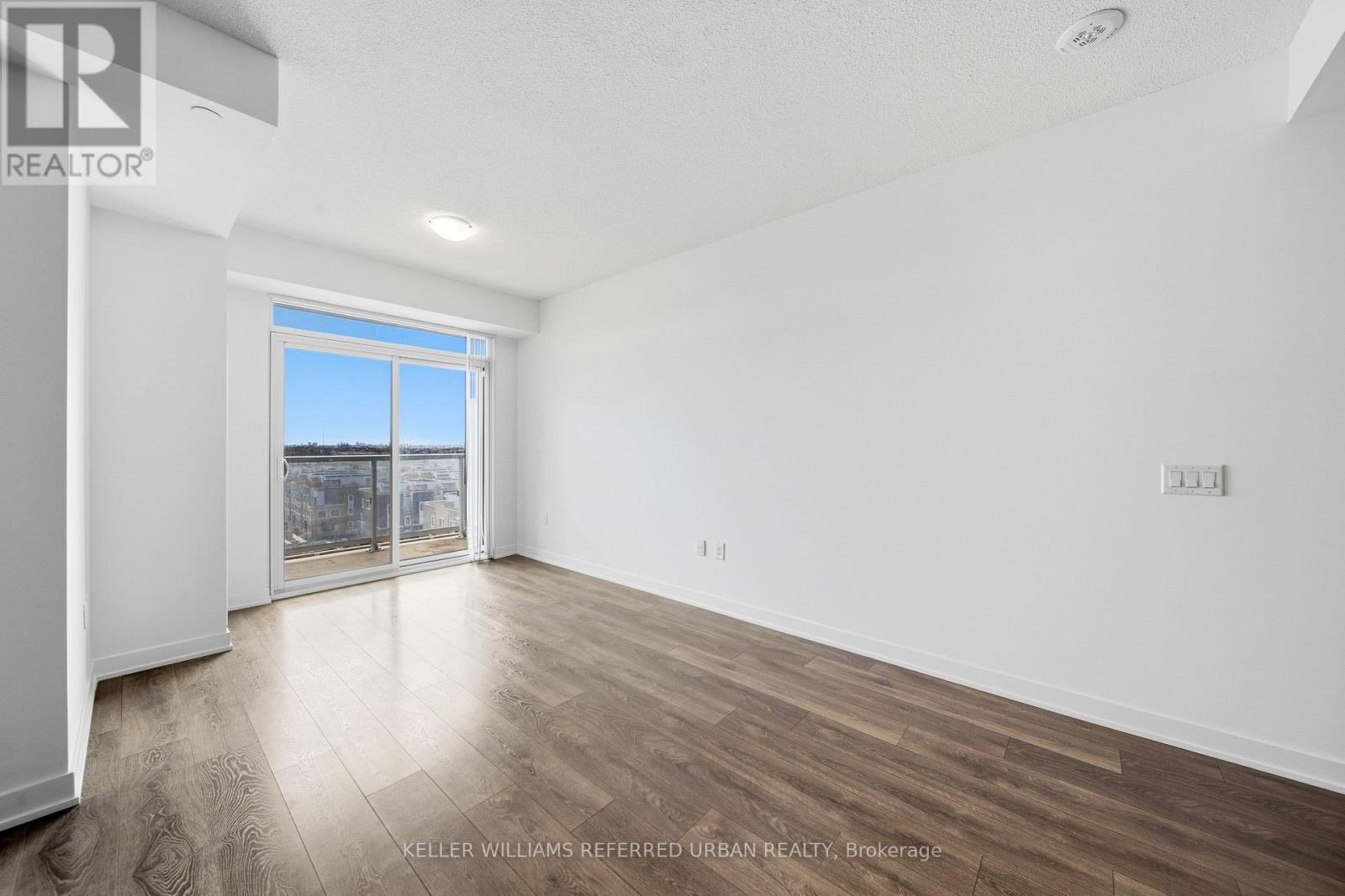 Photo 15 of 907 - 10 Honeycrisp Crescent, Vaughan (Vaughan Corporate Centre)