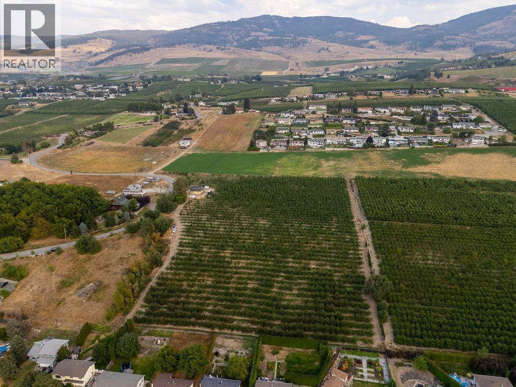 815 Webster Road, Kelowna