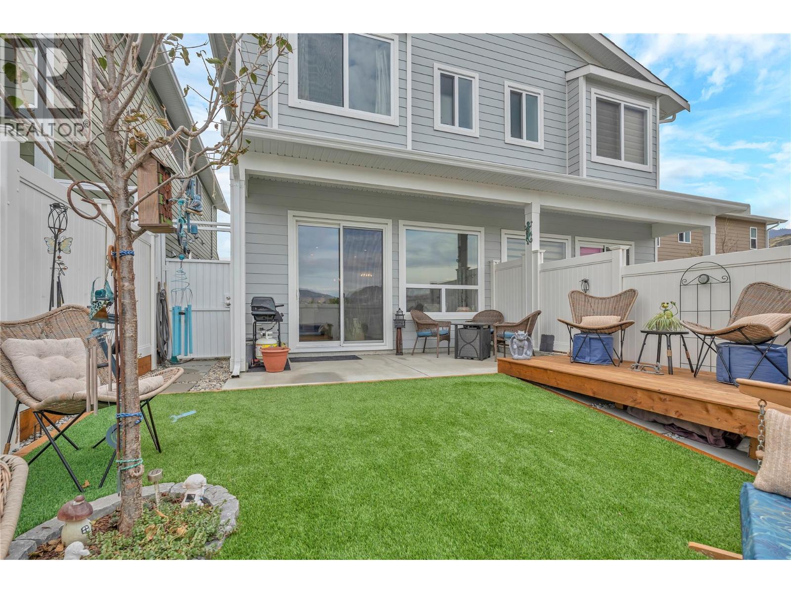 386 Chardonnay Avenue, Oliver