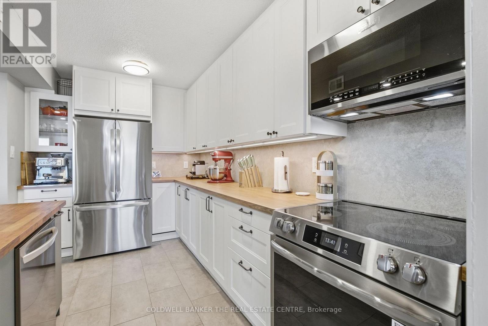 #907 75 EMMETT AVENUE - Image 9