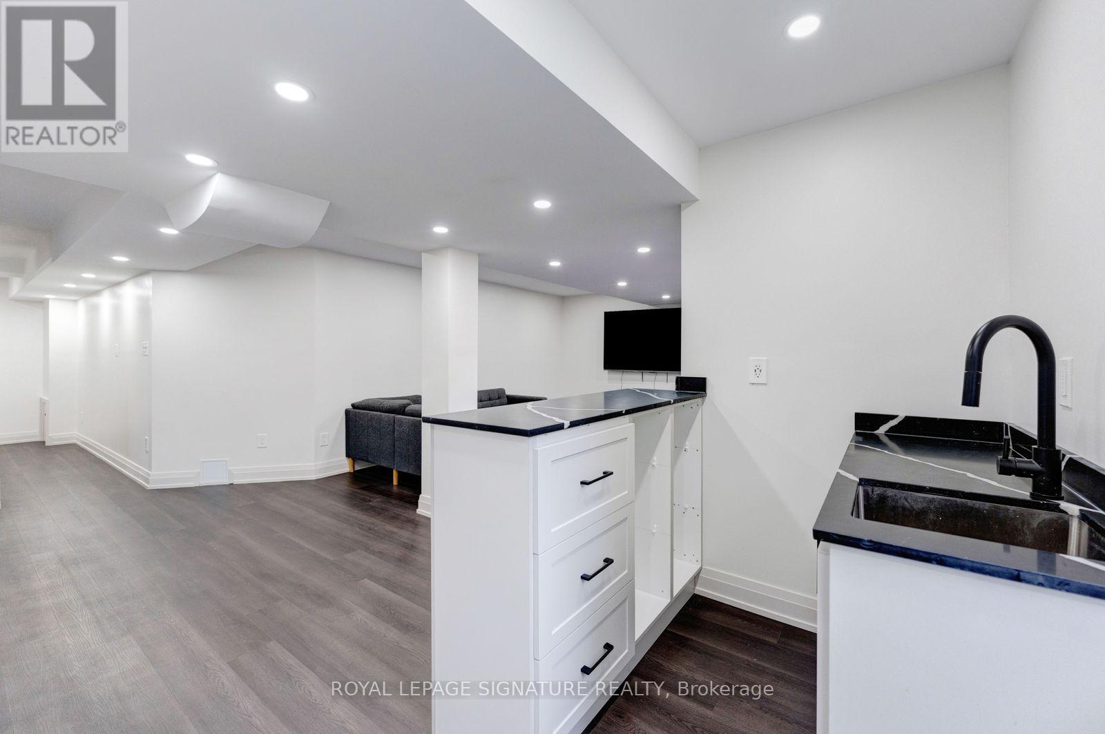 38 Charleswood Circle, Brampton, ON photo 32