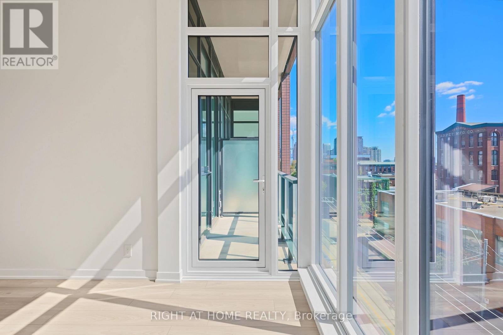 421- 285 Dufferin Street, Toronto, ON photo 13