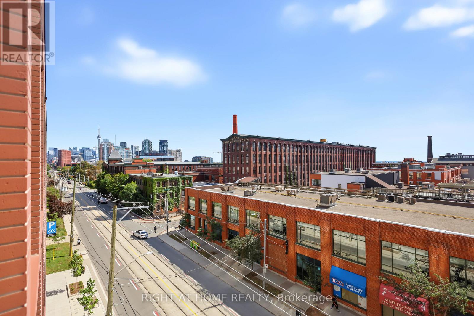 #421 285 DUFFERIN STREET - 20