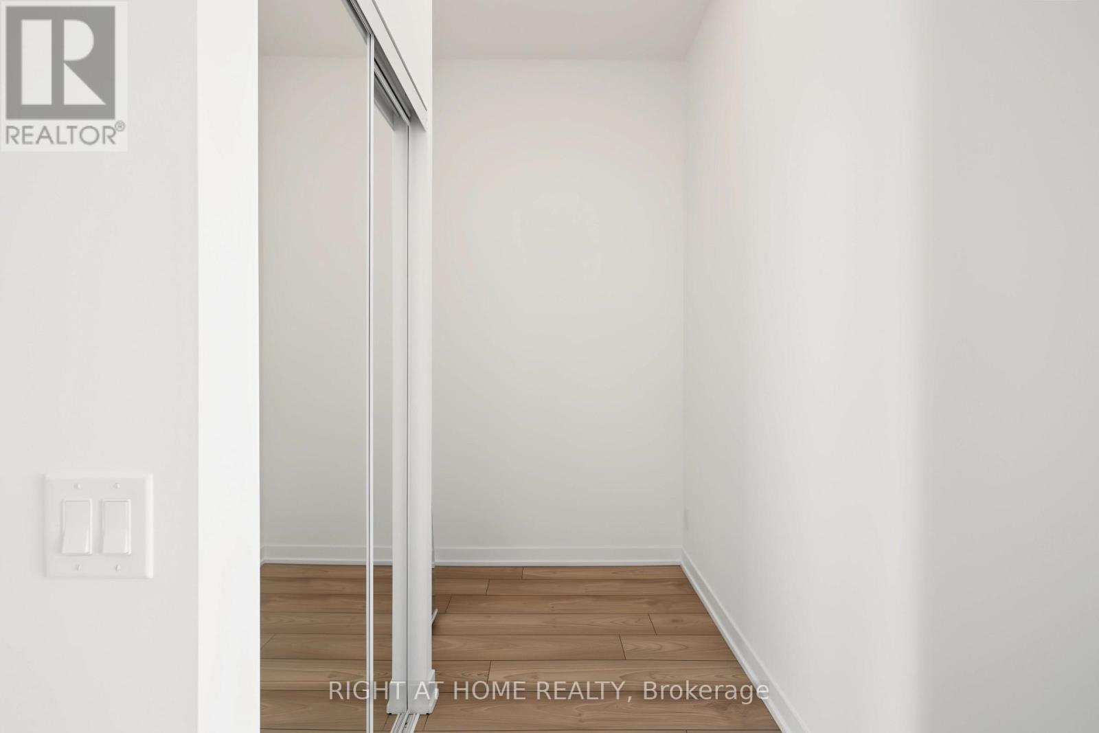421- 285 Dufferin Street, Toronto, ON photo 8