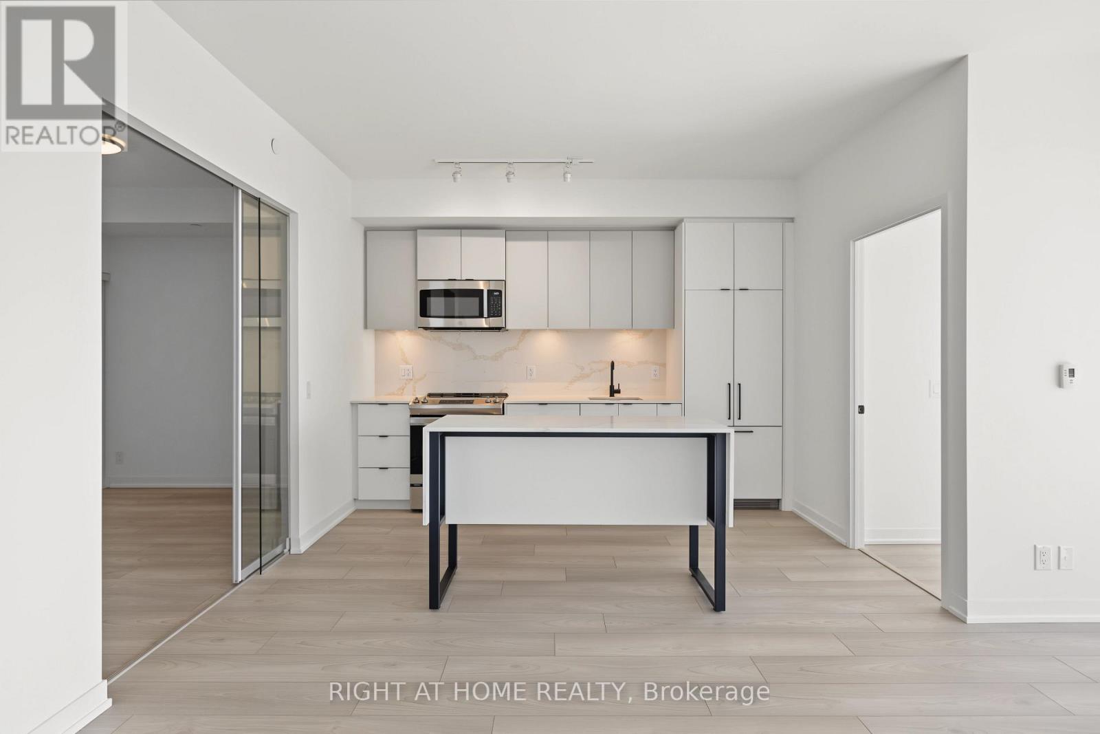 619- 285 Dufferin Street, Toronto, ON photo 11