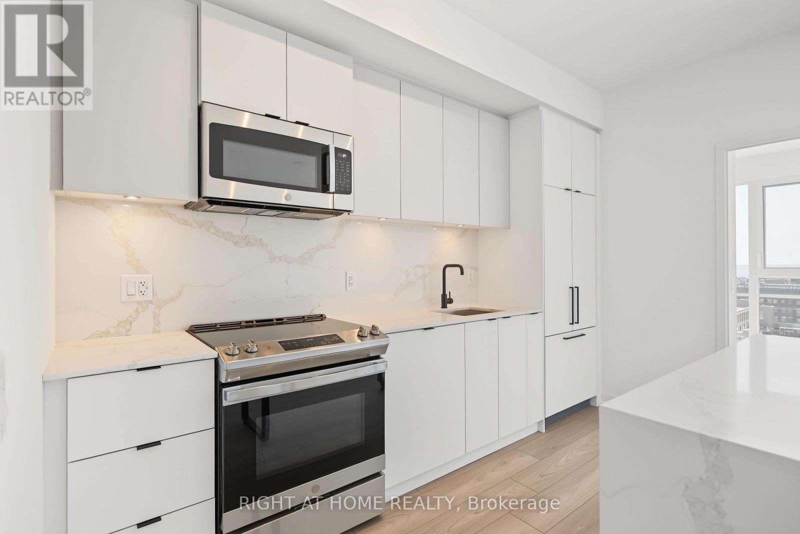 619- 285 Dufferin Street, Toronto, ON photo 14