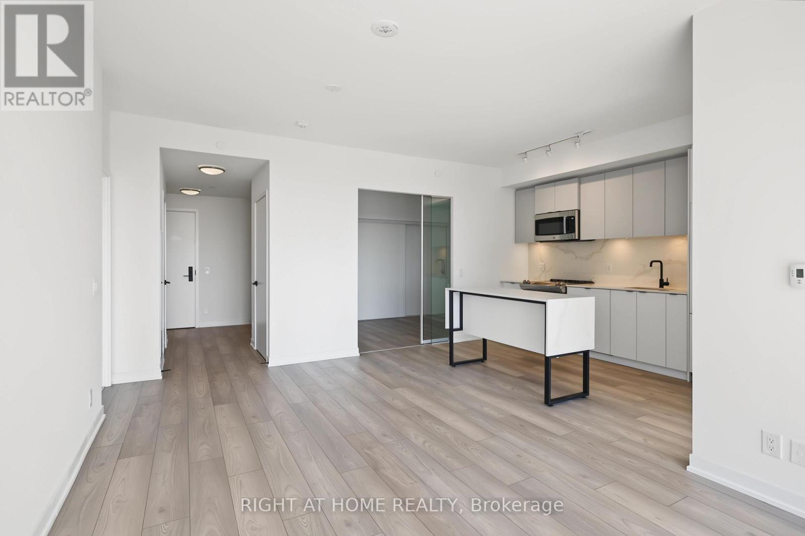 619- 285 Dufferin Street, Toronto, ON photo 9