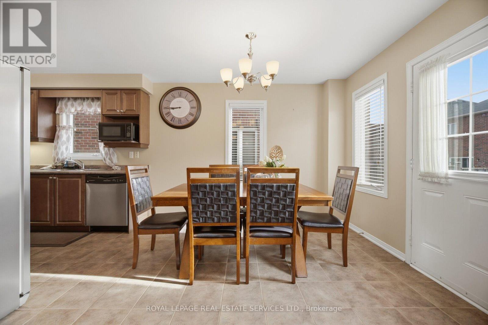 332 DUNCAN LANE N - 15