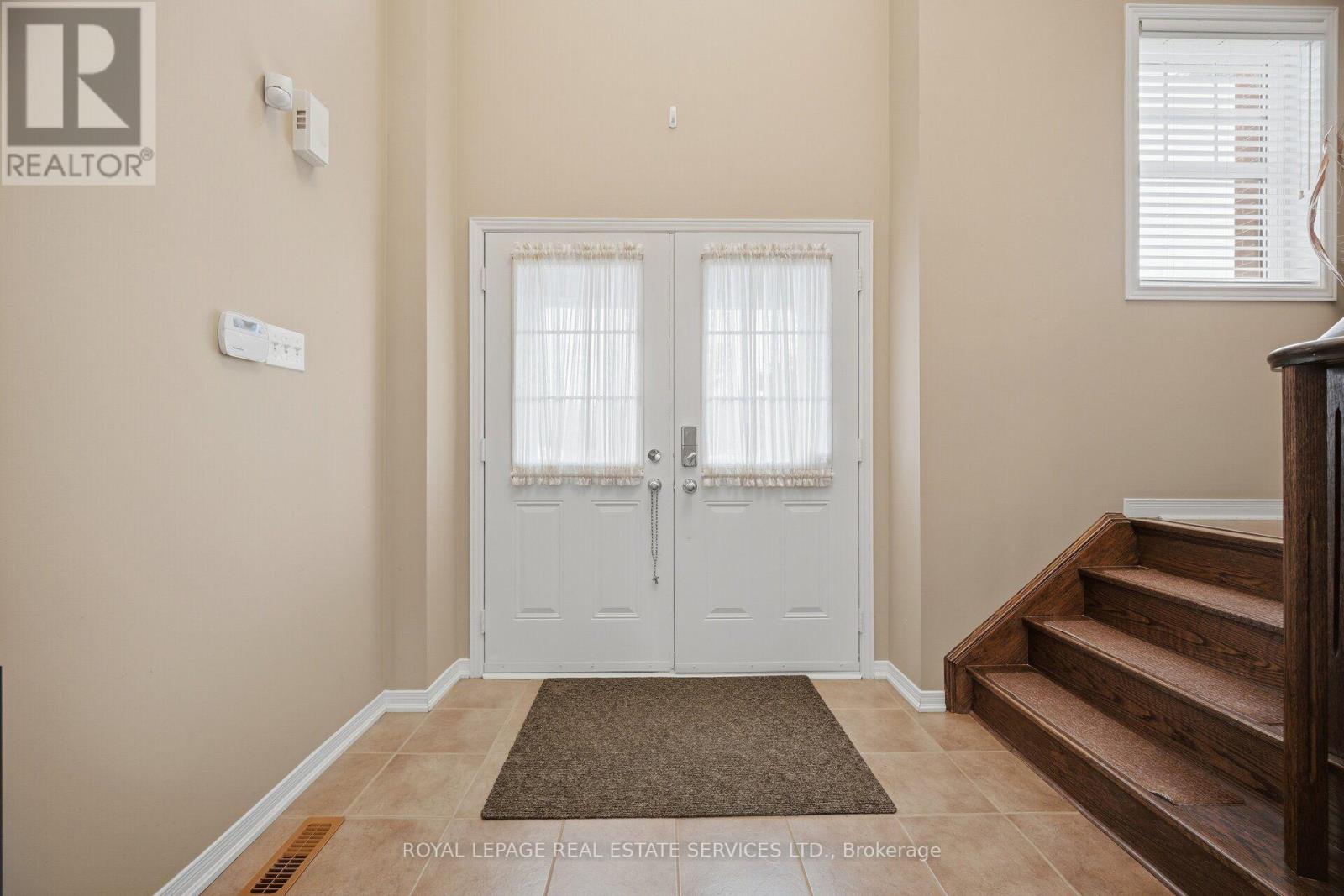 332 Duncan Lane North, Milton, ON photo 4