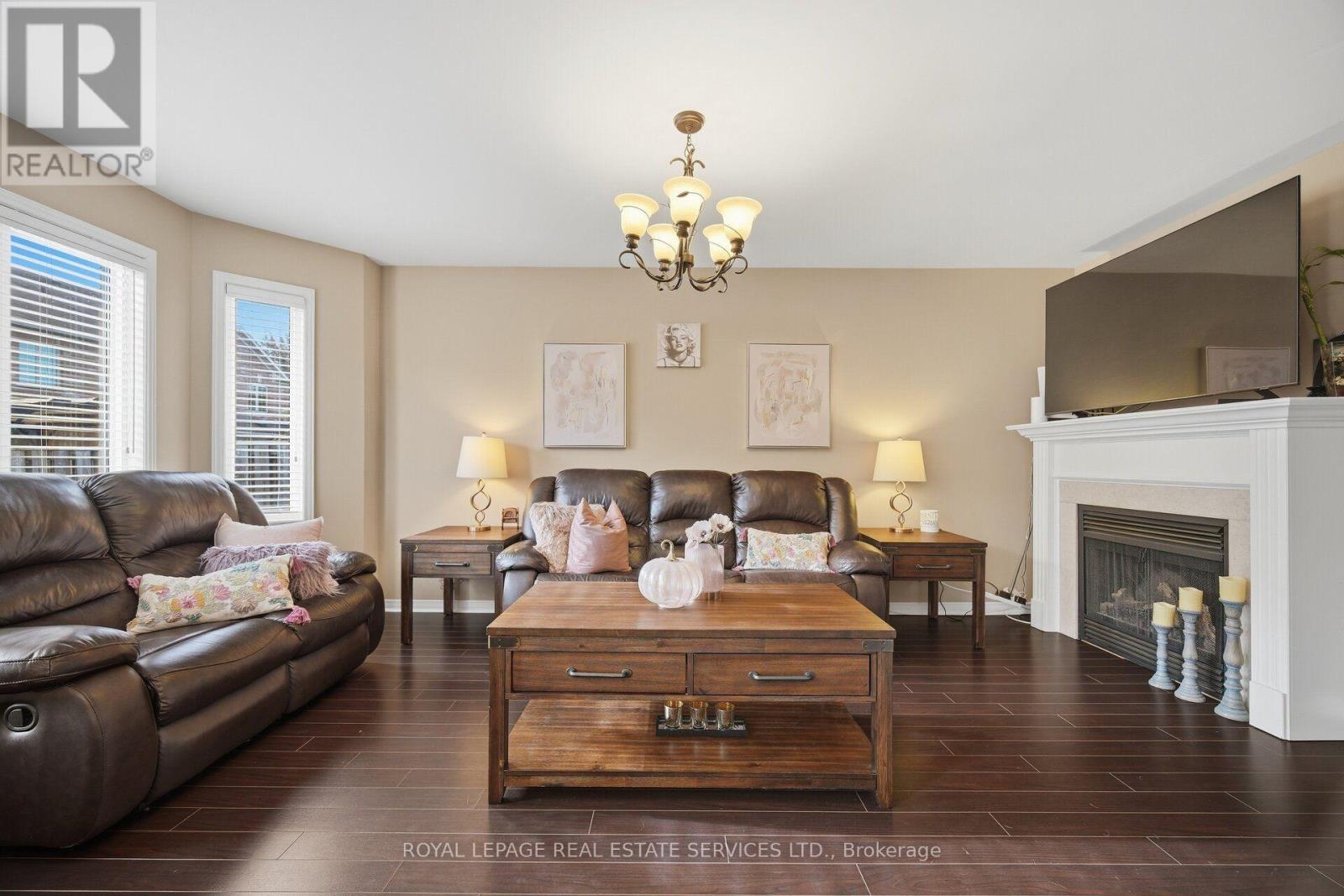 332 DUNCAN LANE N - 8